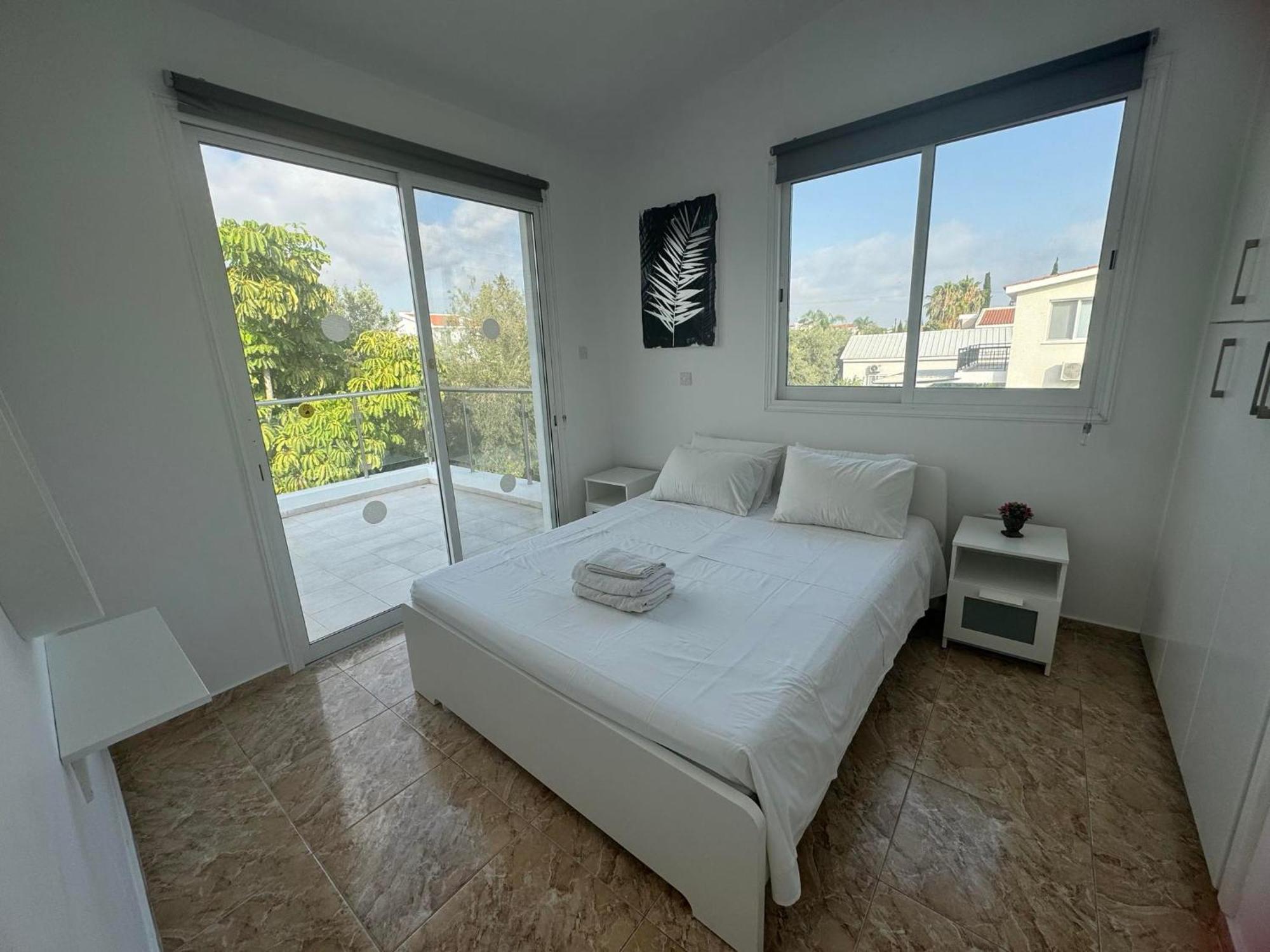 Villa Coralia Gardens 1Km From Coral Bay Beach Bagian luar foto