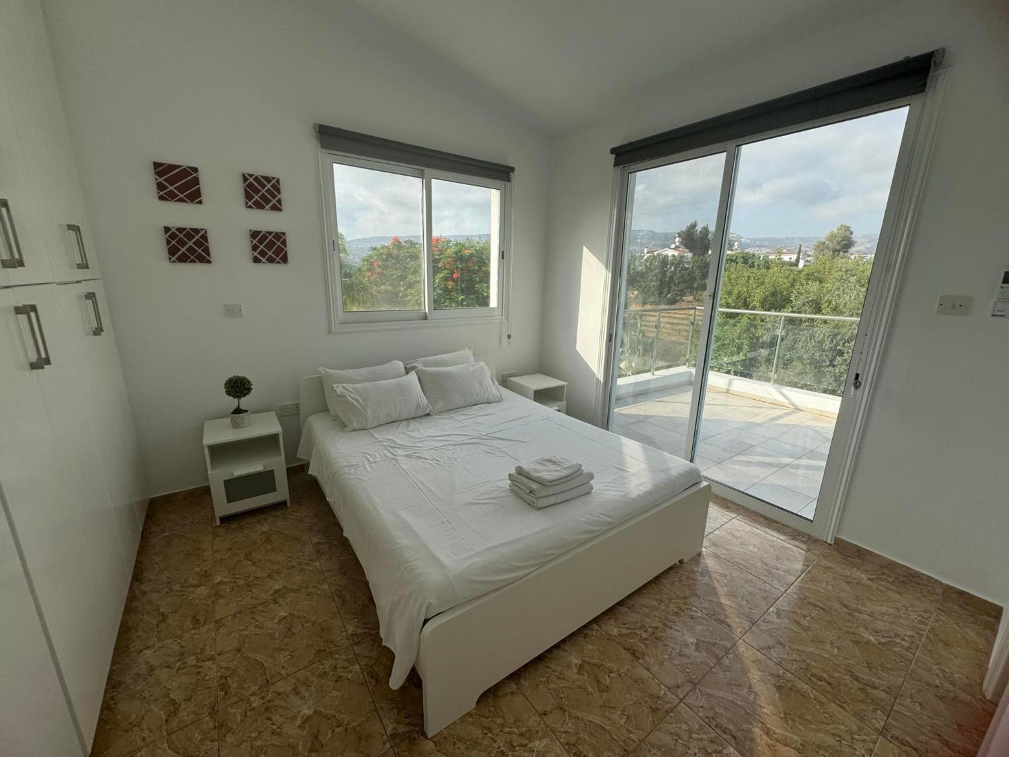 Villa Coralia Gardens 1Km From Coral Bay Beach Bagian luar foto